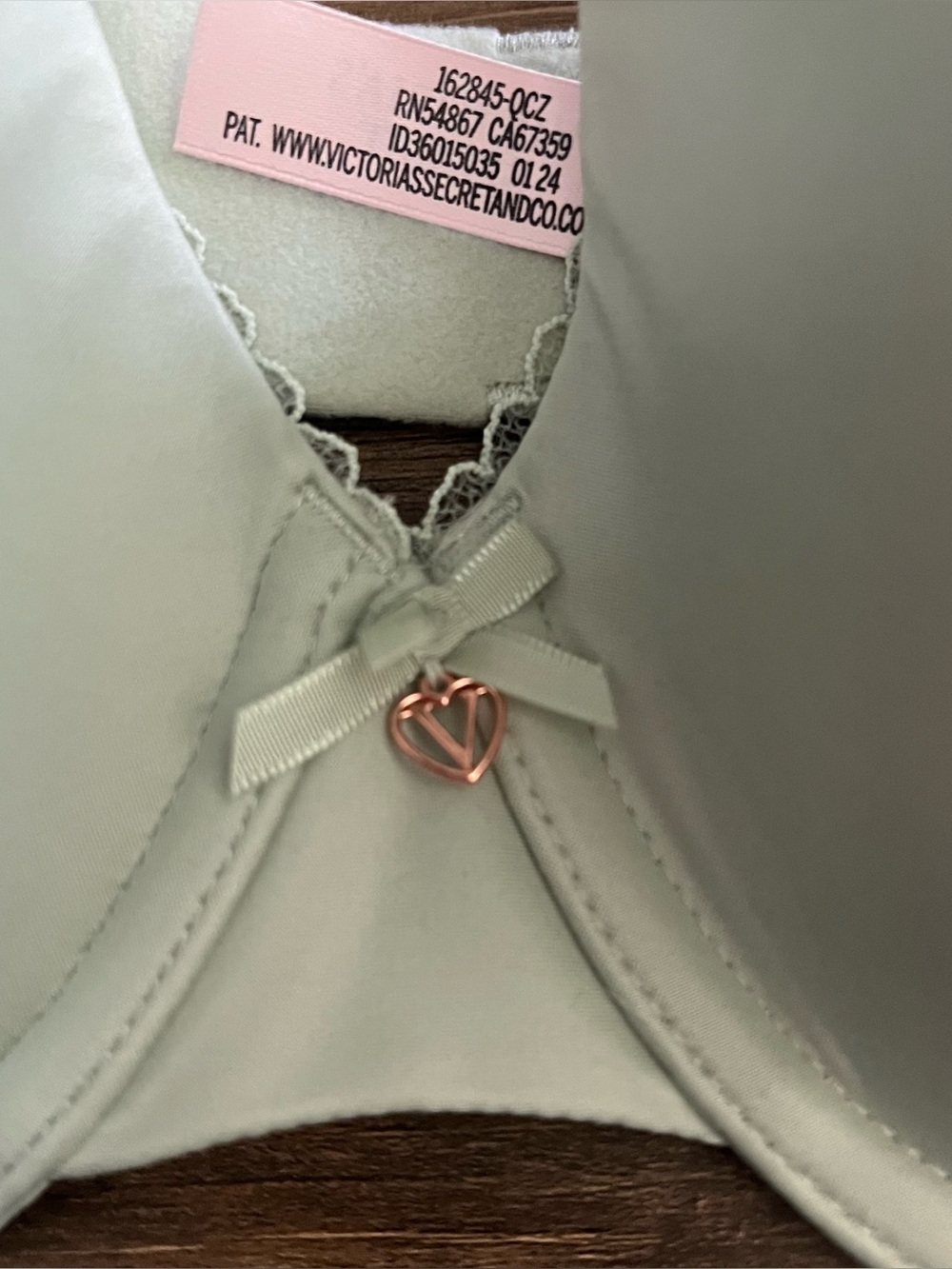 Victoria’s Secret Body Perfect Coverage Mint Bra Size 32DDD NWT - Picture 3 of 7